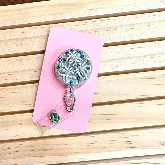 Creepy Crawley Silver Spider Clip On Clear Badge Reel With Rhinestones - Picture 1 of 1